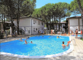 Apt 8 Person with POOL